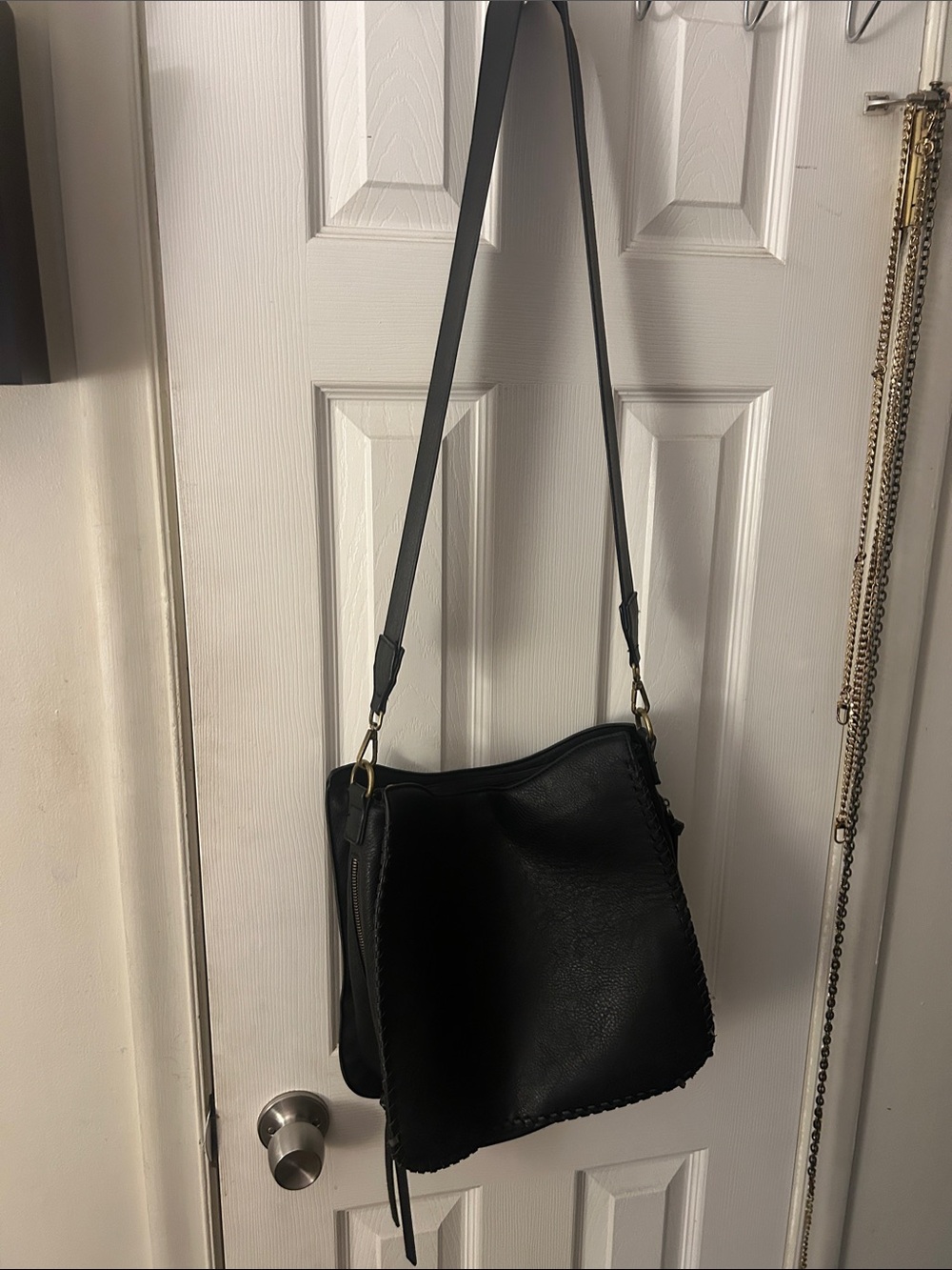 Minimal Black Leather Shoulder Bag with Adjustable Strap